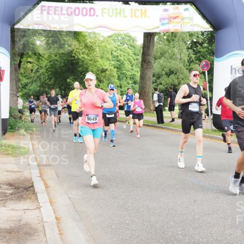 29.06.2025 - hella hamburg halbmarathon MichiJ http://msf.ph/oto/8314057 29.06.2025 10:36:26 Zwischen KM18-KM19 1163, 1176, 1537, 1914, 2516, 3976, 4183, 5024, 5421, 5460, 6377, 6389, 6923, 8889, 9649, 11779, 14383, 15519, 15917, 16094, 16269, 17905, 18815, 18873, 18974 meine-sportfotos.de