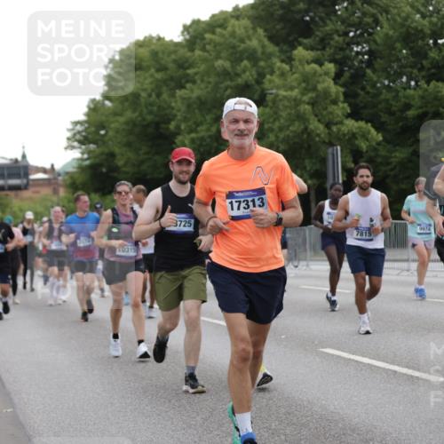 29.06.2025 - hella hamburg halbmarathon Jannik Wohlers http://msf.ph/oto/8314105 29.06.2025 10:38:44 Lombardsbrücke 1760, 2092, 2524, 2534, 2571, 2574, 2843, 2893, 2998, 3727, 3745, 4410, 4523, 4659, 4882, 6062, 6112, 6611, 7341, 7506, 7589, 7815, 8243, 8457, 8783, 9420, 9446, 9974, 9977, 10001, 10072, 10315, 10516, 10696, 11201, 11313, 11533, 12090, 12092, 12391, 12410, 12745, 13060, 13922, 14856, 14871, 14956, 15262, 15765, 16335, 16388, 16841, 16883, 17313, 17368, 17536 meine-sportfotos.de