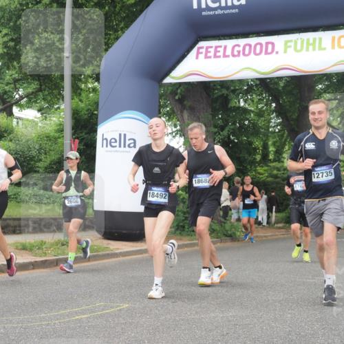 29.06.2025 - hella hamburg halbmarathon KatJ http://msf.ph/oto/8314134 29.06.2025 10:45:03 Zwischen KM18-KM19 1595, 2606, 3251, 4088, 5277, 5341, 6281, 6302 meine-sportfotos.de