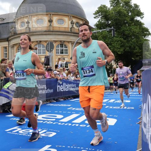 29.06.2025 - hella hamburg halbmarathon Strokosch-Dieckow http://msf.ph/oto/8314191 29.06.2025 10:57:34 Ziel 1239, 1715, 2236, 2606, 2652, 3435, 4502, 5015, 5134, 5457, 5458, 5728, 8393, 12144, 12774, 13245, 13523, 14571, 14951, 15217, 15220, 16093, 17758, 17769, 17814, 18388, 18985 meine-sportfotos.de