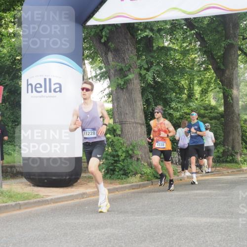 29.06.2025 - hella hamburg halbmarathon KatJ http://msf.ph/oto/8314195 29.06.2025 10:15:41 Zwischen KM18-KM19 4338 meine-sportfotos.de