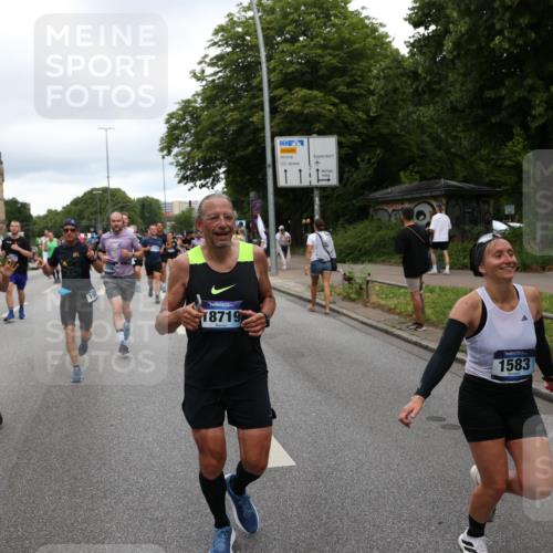 29.06.2025 - hella hamburg halbmarathon Yannick Fuchs http://msf.ph/oto/8314229 29.06.2025 10:50:43 20KM 1485, 1583, 1955, 2034, 2741, 3413, 3435, 3836, 4940, 5033, 5418, 5492, 6399, 6416, 6835, 7716, 8393, 8542, 8652, 8669, 8825, 9488, 9727, 9820, 9884, 9907, 9934, 10133, 10212, 11083, 11212, 11590, 11612, 12014, 12348, 12440, 12523, 12590, 12712, 13394, 13666, 13750, 13863, 14139, 14369, 14408, 14678, 15097, 15145, 15431, 15695, 15712, 15726, 16113, 16257, 16261, 16470, 16634, 16679, 17617, 18208, 18652, 18719, 18899, 19091, 19184 meine-sportfotos.de