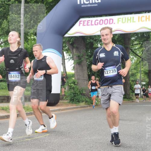 29.06.2025 - hella hamburg halbmarathon KatJ http://msf.ph/oto/8314234 29.06.2025 10:45:04 Zwischen KM18-KM19 1595, 2606, 3251, 4088, 5277, 6281, 6302 meine-sportfotos.de