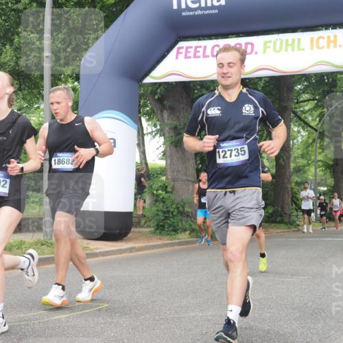 29.06.2025 - hella hamburg halbmarathon KatJ http://msf.ph/oto/8314242 29.06.2025 10:45:04 Zwischen KM18-KM19 1595, 2606, 3251, 4088, 5277, 6281, 6302 meine-sportfotos.de