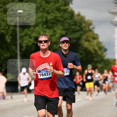 29.06.2025 - hella hamburg halbmarathon Dr. Thomas Lammeyer http://msf.ph/oto/8314278 29.06.2025 10:17:12 Kennedybrücke 1007, 1328, 1859, 2961, 3218, 3729, 4187, 4554, 4950, 5597, 5598, 6026, 7346, 8115, 8279, 8913, 9128, 9527, 10581 meine-sportfotos.de