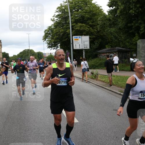 29.06.2025 - hella hamburg halbmarathon Yannick Fuchs http://msf.ph/oto/8314293 29.06.2025 10:50:43 20KM 1485, 1583, 1955, 2034, 2741, 3413, 3435, 3836, 4940, 5033, 5418, 5492, 6399, 6416, 6835, 7716, 8393, 8542, 8652, 8669, 8825, 9488, 9727, 9820, 9884, 9907, 9934, 10133, 10212, 11083, 11212, 11590, 11612, 12014, 12348, 12440, 12523, 12590, 12712, 13394, 13666, 13750, 13863, 14139, 14369, 14408, 14678, 15097, 15145, 15431, 15695, 15712, 15726, 16113, 16257, 16261, 16470, 16634, 16679, 17617, 18208, 18652, 18719, 18899, 19091, 19184 meine-sportfotos.de