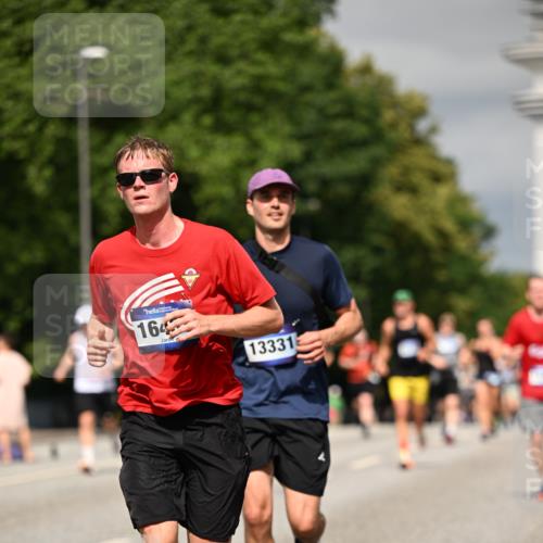 29.06.2025 - hella hamburg halbmarathon Dr. Thomas Lammeyer http://msf.ph/oto/8314324 29.06.2025 10:17:12 Kennedybrücke 1007, 1328, 1859, 2961, 3218, 3729, 4187, 4554, 4950, 5597, 5598, 6026, 7346, 8115, 8279, 8913, 9128, 9527, 10581 meine-sportfotos.de