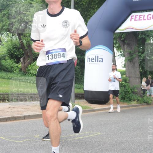 29.06.2025 - hella hamburg halbmarathon KatJ http://msf.ph/oto/8314389 29.06.2025 10:45:09 Zwischen KM18-KM19 2606 meine-sportfotos.de