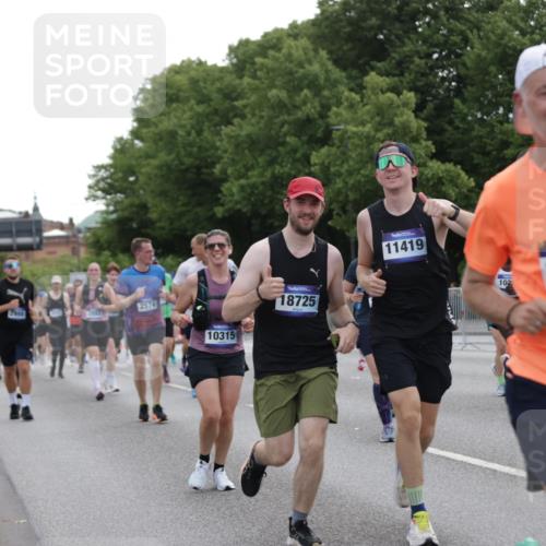29.06.2025 - hella hamburg halbmarathon Jannik Wohlers http://msf.ph/oto/8314453 29.06.2025 10:38:45 Lombardsbrücke 1760, 2092, 2524, 2534, 2571, 2574, 2843, 2893, 2998, 3727, 3745, 4410, 4523, 4659, 4882, 6062, 6112, 6611, 7341, 7506, 7589, 7815, 8243, 8457, 8783, 9420, 9446, 9974, 9977, 10001, 10072, 10315, 10516, 10696, 11201, 11313, 11533, 12090, 12092, 12391, 12410, 12745, 13060, 13922, 14856, 14871, 14956, 15112, 15262, 15765, 16335, 16382, 16388, 16841, 16869, 16883, 16884, 17313, 17368, 17536 meine-sportfotos.de