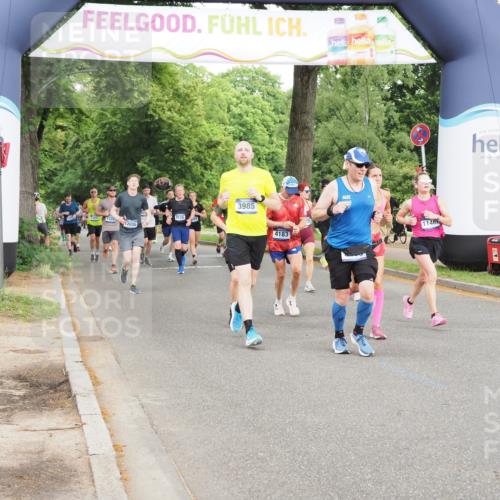 29.06.2025 - hella hamburg halbmarathon MichiJ http://msf.ph/oto/8314529 29.06.2025 10:36:28 Zwischen KM18-KM19 1163, 1176, 1537, 1914, 2516, 3976, 3985, 4183, 4185, 5024, 5421, 5460, 6377, 6389, 9649, 11467, 11779, 14383, 15519, 15917, 16094, 16269, 17127, 18598, 18873 meine-sportfotos.de