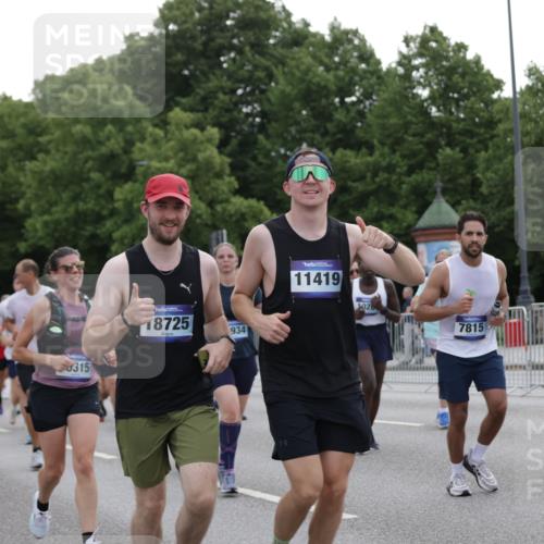 29.06.2025 - hella hamburg halbmarathon Jannik Wohlers http://msf.ph/oto/8314648 29.06.2025 10:38:45 Lombardsbrücke 1760, 2092, 2524, 2534, 2571, 2574, 2843, 2893, 2998, 3727, 3745, 4410, 4523, 4659, 4882, 6062, 6112, 6611, 7341, 7506, 7589, 7815, 8243, 8457, 8783, 9420, 9446, 9974, 9977, 10001, 10072, 10315, 10516, 10696, 11201, 11313, 11533, 12090, 12092, 12391, 12410, 12745, 13060, 13922, 14856, 14871, 14956, 15112, 15262, 15765, 16335, 16382, 16388, 16841, 16869, 16883, 16884, 17313, 17368, 17536 meine-sportfotos.de