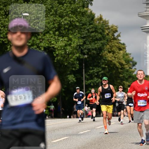 29.06.2025 - hella hamburg halbmarathon Dr. Thomas Lammeyer http://msf.ph/oto/8314690 29.06.2025 10:17:14 Kennedybrücke 1007, 1328, 1859, 2961, 2987, 3218, 3729, 4554, 4950, 5232, 5597, 5598, 6026, 7346, 8115, 8279, 8913, 9128, 9527, 10581 meine-sportfotos.de