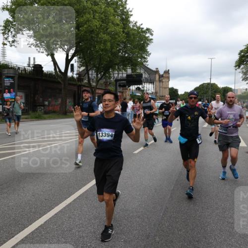 29.06.2025 - hella hamburg halbmarathon Yannick Fuchs http://msf.ph/oto/8314748 29.06.2025 10:50:44 20KM 1485, 1583, 1955, 2034, 2741, 3413, 3435, 3836, 4940, 5033, 5418, 5492, 6399, 6416, 6835, 7716, 8393, 8542, 8652, 8669, 8825, 9488, 9727, 9820, 9884, 9907, 9934, 10133, 10212, 11083, 11212, 11590, 11612, 12014, 12348, 12440, 12523, 12590, 12712, 13394, 13666, 13750, 13863, 14139, 14369, 14408, 14678, 15097, 15145, 15431, 15695, 15712, 15726, 16113, 16257, 16261, 16470, 16634, 17617, 17779, 18208, 18652, 18719, 18899, 19091, 19184 meine-sportfotos.de
