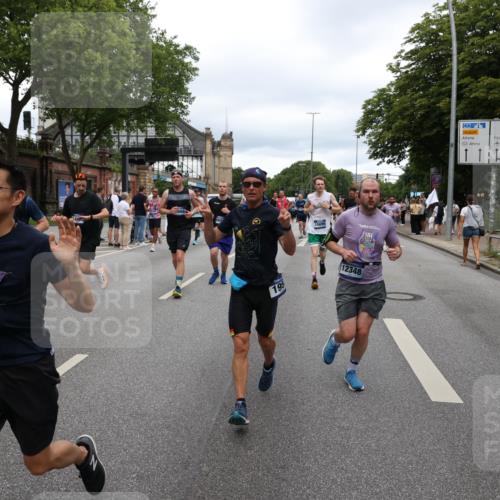 29.06.2025 - hella hamburg halbmarathon Yannick Fuchs http://msf.ph/oto/8314775 29.06.2025 10:50:44 20KM 1485, 1583, 1955, 2034, 2741, 3413, 3435, 3836, 4940, 5033, 5418, 5492, 6399, 6416, 6835, 7716, 8393, 8542, 8652, 8669, 8825, 9488, 9727, 9820, 9884, 9907, 9934, 10133, 10212, 11083, 11212, 11590, 11612, 12014, 12348, 12440, 12523, 12590, 12712, 13394, 13666, 13750, 13863, 14139, 14369, 14408, 14678, 15097, 15145, 15431, 15695, 15712, 15726, 16113, 16257, 16261, 16470, 16634, 17617, 17779, 18208, 18652, 18719, 18899, 19091, 19184 meine-sportfotos.de