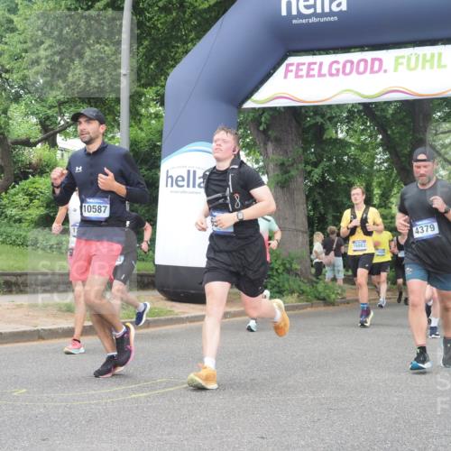 29.06.2025 - hella hamburg halbmarathon KatJ http://msf.ph/oto/8314780 29.06.2025 10:45:14 Zwischen KM18-KM19 4319, 4379, 6531, 8744 meine-sportfotos.de