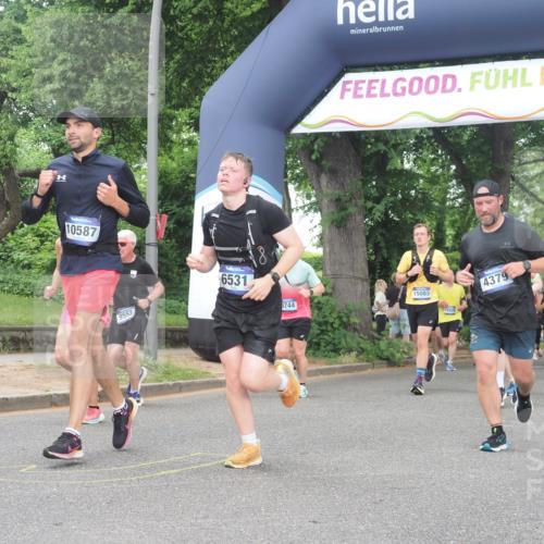 29.06.2025 - hella hamburg halbmarathon KatJ http://msf.ph/oto/8314803 29.06.2025 10:45:14 Zwischen KM18-KM19 4319, 4379, 6531, 8744 meine-sportfotos.de