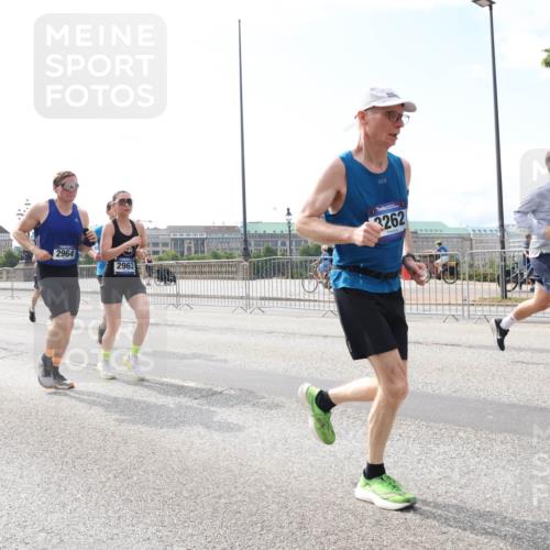 29.06.2025 - hella hamburg halbmarathon Lena Gebhardt http://msf.ph/oto/8314804 29.06.2025 10:12:31 Lombardsbrücke 2964, 3182, 2963, 3262, 1062, 1249, 1610, 1785, 1790, 1850, 1851, 1939, 2531, 2661, 2891, 2963, 2964, 3182, 3248, 3262, 3746, 4453, 4499, 4554, 5150, 5166, 5176, 5597, 5598, 6822, 6871, 6966, 7014, 7474, 7907, 8917, 8971, 9253, 9254, 9405, 9705, 10581, 10685, 11025, 11509, 11525, 11581, 12456, 13171, 13566, 13816, 14060, 14196, 14313, 14540, 14863, 14868, 14869, 15012, 15137, 15369, 16379, 16473, 16826, 16911, 16976, 17994, 18178, 18429, 18493, 18655 meine-sportfotos.de