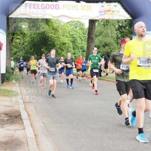 29.06.2025 - hella hamburg halbmarathon MichiJ http://msf.ph/oto/8314846 29.06.2025 10:36:30 Zwischen KM18-KM19 1537, 2516, 3976, 3985, 4183, 4185, 5024, 5460, 5705, 6389, 9126, 9638, 9649, 10053, 11467, 15519, 15917, 16094, 16269, 17127, 18598, 18873 meine-sportfotos.de