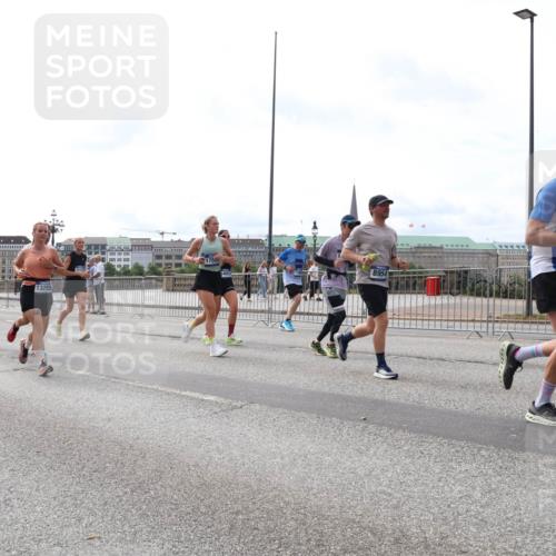 29.06.2025 - hella hamburg halbmarathon Lena Gebhardt http://msf.ph/oto/8314850 29.06.2025 10:22:16 Lombardsbrücke 13255, 1753, 8954, 1003, 1158, 1187, 1191, 1250, 1294, 1419, 1598, 1958, 1963, 2009, 2022, 2063, 2172, 2315, 2351, 2353, 2514, 2744, 3050, 3108, 3172, 3430, 3457, 3458, 3511, 3606, 3768, 3910, 3946, 3995, 4046, 4113, 4114, 4131, 4289, 4366, 4556, 4559, 4829, 4969, 4970, 5079, 5641, 5838, 6030, 6048, 6049, 6303, 6307, 6347, 6676, 6820, 6826, 6881, 6977, 7075, 7097, 7162, 7672, 7794, 8431, 8511, 8855, 8860, 8884, 8954, 8959, 9002, 9062 meine-sportfotos.de
