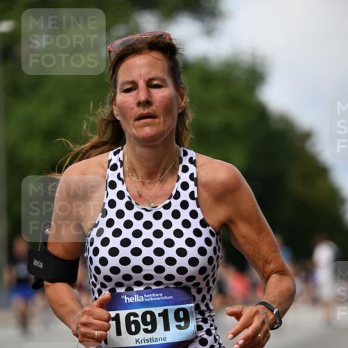 29.06.2025 - hella hamburg halbmarathon Dr. Thomas Lammeyer http://msf.ph/oto/8314853 29.06.2025 10:38:40 Kennedybrücke 1025, 1705, 2376, 2510, 2511, 2751, 2801, 3145, 3420, 3829, 4479, 4540, 4942, 5609, 6034, 6105, 6109, 6718, 6727, 6843, 7324, 7329, 7644, 8021, 8202, 8589, 8965, 9379, 9448, 9514, 10674, 11122, 11245, 11432 meine-sportfotos.de