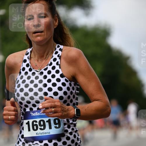 29.06.2025 - hella hamburg halbmarathon Dr. Thomas Lammeyer http://msf.ph/oto/8314880 29.06.2025 10:38:40 Kennedybrücke 1025, 1705, 2376, 2510, 2511, 2751, 2801, 3145, 3420, 3829, 4479, 4540, 4942, 5609, 6034, 6105, 6109, 6718, 6727, 6843, 7324, 7329, 7644, 8021, 8202, 8589, 8965, 9379, 9448, 9514, 10674, 11122, 11245, 11432 meine-sportfotos.de