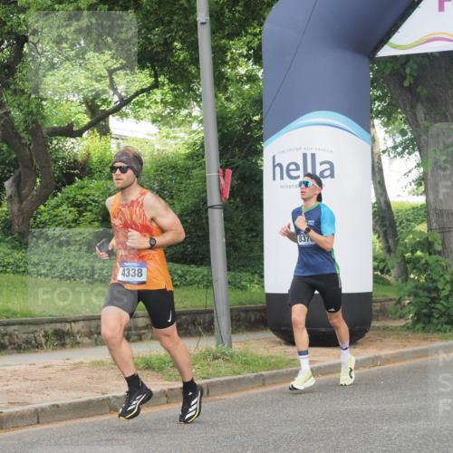29.06.2025 - hella hamburg halbmarathon KatJ http://msf.ph/oto/8314902 29.06.2025 10:15:43 Zwischen KM18-KM19 4338, 8376 meine-sportfotos.de