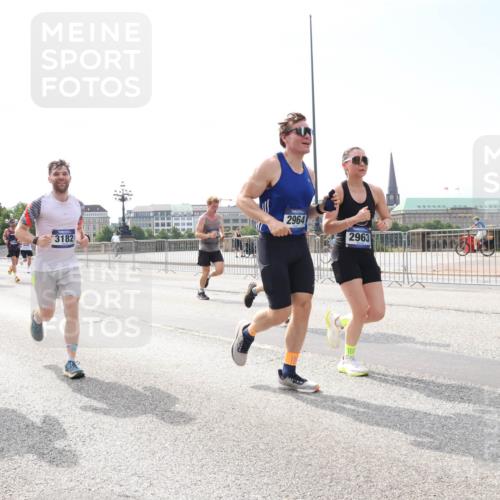 29.06.2025 - hella hamburg halbmarathon Lena Gebhardt http://msf.ph/oto/8314917 29.06.2025 10:12:31 Lombardsbrücke 3248, 3182, 2964, 2963, 9, 1062, 1249, 1610, 1785, 1790, 1850, 1851, 1939, 2531, 2661, 2891, 2963, 2964, 3182, 3248, 3262, 3746, 4453, 4499, 4554, 5150, 5166, 5176, 5597, 5598, 6822, 6871, 6966, 7014, 7474, 7907, 8917, 8971, 9253, 9254, 9405, 9705, 10581, 10685, 11025, 11509, 11525, 11581, 12456, 13171, 13566, 13816, 14060, 14196, 14313, 14540, 14863, 14868, 14869, 15012, 15137, 15369, 16379, 16473, 16826, 16911, 16976, 17994, 18178, 18429, 18493, 18655 meine-sportfotos.de