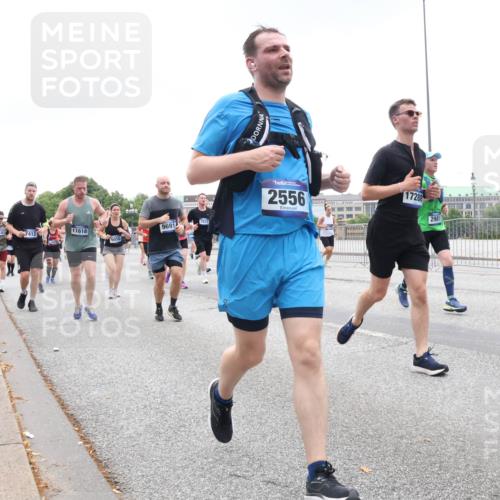 29.06.2025 - hella hamburg halbmarathon Lena Gebhardt http://msf.ph/oto/8314927 29.06.2025 10:47:07 Lombardsbrücke 11618, 9691, 9050, 7073, 2556, 17288, 2981, 1073, 1185, 1286, 1363, 1371, 1375, 1463, 1523, 1593, 1607, 1704, 1720, 1961, 1999, 2162, 2211, 2320, 2327, 2537, 2555, 2556, 2665, 2981, 3277, 3406, 3407, 3734, 3823, 4184, 4202, 4239, 4296, 4325, 4342, 4483, 4806, 4895, 5111, 5114, 5700, 5796, 5895, 5953, 6485, 6496, 6740, 6879, 6995, 7073, 7412, 7430, 7431, 7630, 7631, 7827, 8105, 8131, 8486, 8553, 8684, 8706, 8915, 8953, 8967, 9018, 16987 meine-sportfotos.de