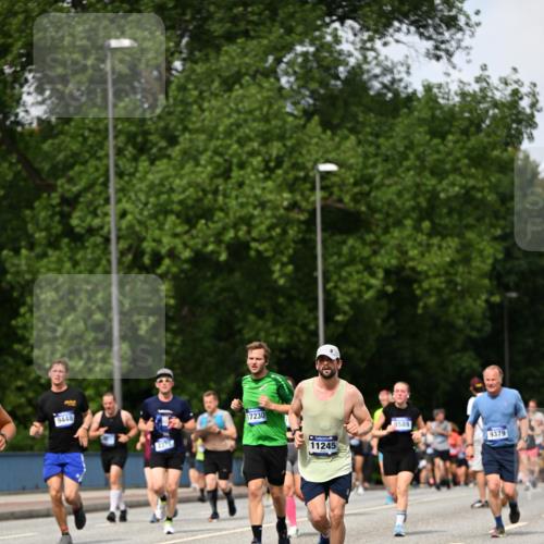 29.06.2025 - hella hamburg halbmarathon Dr. Thomas Lammeyer http://msf.ph/oto/8314936 29.06.2025 10:38:42 Kennedybrücke 1025, 1705, 2355, 2376, 2510, 2511, 2751, 2801, 3145, 3420, 3829, 4479, 4540, 4942, 5609, 6034, 6105, 6171, 6310, 6718, 6727, 6843, 7299, 7644, 8021, 8202, 8589, 8965, 9379, 9448, 9514, 10674, 11122, 11245 meine-sportfotos.de