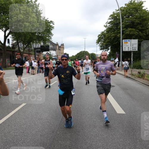 29.06.2025 - hella hamburg halbmarathon Yannick Fuchs http://msf.ph/oto/8314990 29.06.2025 10:50:44 20KM 1485, 1583, 1955, 2034, 2741, 3413, 3435, 3836, 4940, 5033, 5418, 5492, 6399, 6416, 6835, 7716, 8393, 8542, 8652, 8669, 8825, 9488, 9727, 9820, 9884, 9907, 9934, 10133, 10212, 11083, 11212, 11590, 11612, 12014, 12348, 12440, 12523, 12590, 12712, 13394, 13666, 13750, 13863, 14139, 14369, 14408, 14678, 15097, 15145, 15431, 15695, 15712, 15726, 16113, 16257, 16261, 16470, 16634, 17617, 17779, 18208, 18652, 18719, 18899, 19091, 19184 meine-sportfotos.de