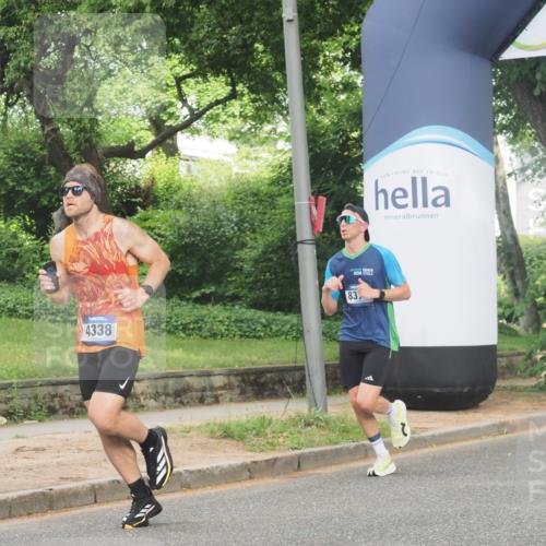 29.06.2025 - hella hamburg halbmarathon KatJ http://msf.ph/oto/8315008 29.06.2025 10:15:43 Zwischen KM18-KM19 4338, 8376 meine-sportfotos.de