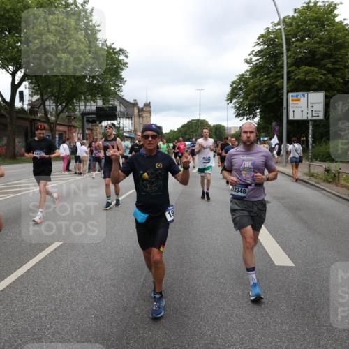 29.06.2025 - hella hamburg halbmarathon Yannick Fuchs http://msf.ph/oto/8315011 29.06.2025 10:50:44 20KM 1485, 1583, 1955, 2034, 2741, 3413, 3435, 3836, 4940, 5033, 5418, 5492, 6399, 6416, 6835, 7716, 8393, 8542, 8652, 8669, 8825, 9488, 9727, 9820, 9884, 9907, 9934, 10133, 10212, 11083, 11212, 11590, 11612, 12014, 12348, 12440, 12523, 12590, 12712, 13394, 13666, 13750, 13863, 14139, 14369, 14408, 14678, 15097, 15145, 15431, 15695, 15712, 15726, 16113, 16257, 16261, 16470, 16634, 17617, 17779, 18208, 18652, 18719, 18899, 19091, 19184 meine-sportfotos.de