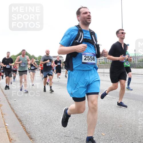 29.06.2025 - hella hamburg halbmarathon Lena Gebhardt http://msf.ph/oto/8315037 29.06.2025 10:47:07 Lombardsbrücke 11618, 7412, 9691, 7073, 2556, 2981, 1073, 1185, 1286, 1363, 1371, 1375, 1463, 1523, 1593, 1607, 1704, 1720, 1961, 1999, 2162, 2211, 2320, 2327, 2537, 2555, 2556, 2665, 2981, 3277, 3406, 3407, 3734, 3823, 4184, 4202, 4239, 4296, 4325, 4342, 4483, 4806, 4895, 5111, 5114, 5700, 5796, 5895, 5953, 6485, 6496, 6740, 6879, 6995, 7073, 7412, 7430, 7431, 7630, 7631, 7827, 8105, 8131, 8486, 8553, 8684, 8706, 8915, 8953, 8967, 9018, 16987 meine-sportfotos.de