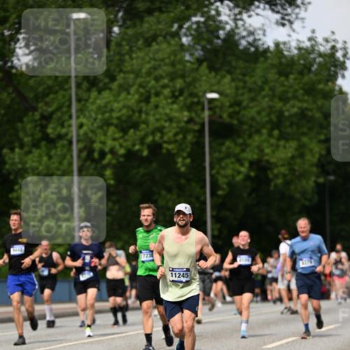 29.06.2025 - hella hamburg halbmarathon Dr. Thomas Lammeyer http://msf.ph/oto/8315074 29.06.2025 10:38:42 Kennedybrücke 1025, 1705, 2355, 2376, 2510, 2511, 2751, 2801, 3145, 3420, 3829, 4479, 4540, 4942, 5609, 6034, 6105, 6171, 6310, 6718, 6727, 6843, 7299, 7644, 8021, 8202, 8589, 8965, 9379, 9448, 9514, 10674, 11122, 11245 meine-sportfotos.de