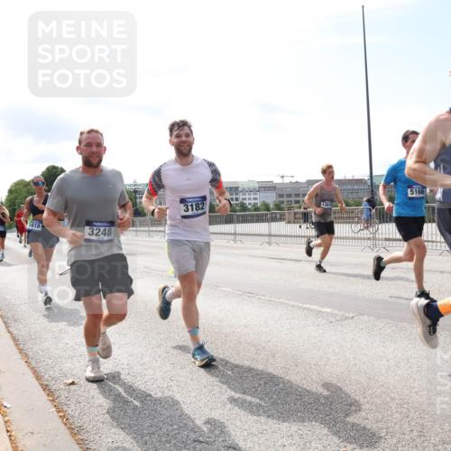 29.06.2025 - hella hamburg halbmarathon Lena Gebhardt http://msf.ph/oto/8315105 29.06.2025 10:12:32 Lombardsbrücke 1610, 3248, 3182, 5166, 964, 298, 1062, 1249, 1610, 1785, 1790, 1850, 1851, 1939, 2531, 2661, 2891, 2963, 2964, 3182, 3248, 3262, 3746, 4453, 4499, 4554, 5150, 5166, 5176, 5597, 5598, 6822, 6871, 6966, 7014, 7474, 7907, 8917, 8971, 9253, 9254, 9405, 9705, 10581, 10685, 11025, 11509, 11525, 11581, 12456, 13566, 13816, 14060, 14196, 14313, 14540, 14863, 14868, 14869, 15012, 15137, 15369, 16379, 16473, 16826, 16911, 17061, 17994, 18178, 18429, 18493, 18655 meine-sportfotos.de