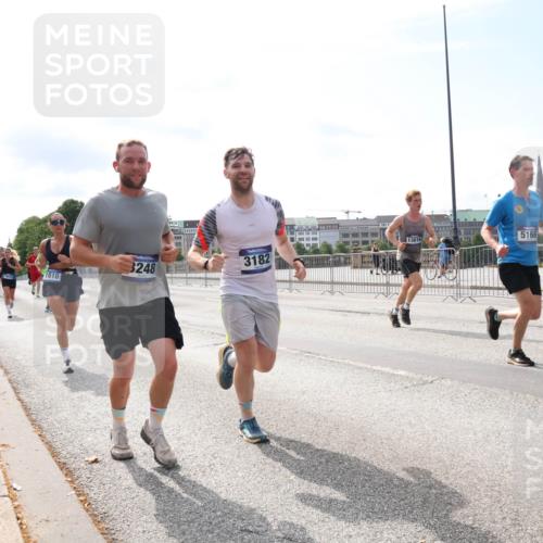 29.06.2025 - hella hamburg halbmarathon Lena Gebhardt http://msf.ph/oto/8315198 29.06.2025 10:12:32 Lombardsbrücke 16473, 1610, 3248, 3182, 13816, 5166, 2904, 1062, 1249, 1610, 1785, 1790, 1850, 1851, 1939, 2531, 2661, 2891, 2963, 2964, 3182, 3248, 3262, 3746, 4453, 4499, 4554, 5150, 5166, 5176, 5597, 5598, 6822, 6871, 6966, 7014, 7474, 7907, 8917, 8971, 9253, 9254, 9405, 9705, 10581, 10685, 11025, 11509, 11525, 11581, 12456, 13566, 13816, 14060, 14196, 14313, 14540, 14863, 14868, 14869, 15012, 15137, 15369, 16379, 16473, 16826, 16911, 17061, 17994, 18178, 18429, 18493, 18655 meine-sportfotos.de