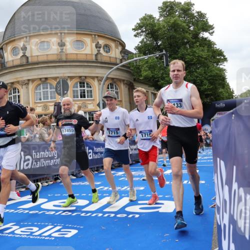 29.06.2025 - hella hamburg halbmarathon Strokosch-Dieckow http://msf.ph/oto/8315207 29.06.2025 10:57:45 Ziel 1715, 1719, 1972, 2034, 2606, 2806, 2883, 5391, 7269, 7833, 9820, 10133, 10599, 10703, 12440, 12523, 12774, 13376, 13523, 14737, 15217, 16418, 16517, 17201, 17455, 17543, 18388, 18492, 18508, 18727, 18985 meine-sportfotos.de