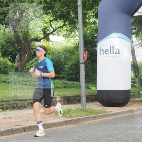 29.06.2025 - hella hamburg halbmarathon KatJ http://msf.ph/oto/8315212 29.06.2025 10:15:44 Zwischen KM18-KM19 4338, 8376 meine-sportfotos.de
