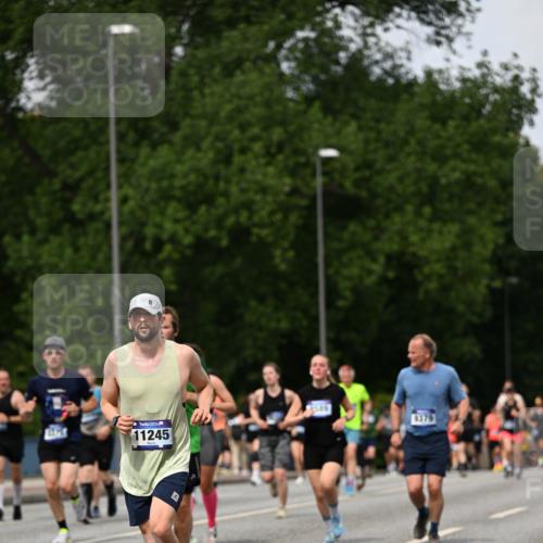 29.06.2025 - hella hamburg halbmarathon Dr. Thomas Lammeyer http://msf.ph/oto/8315252 29.06.2025 10:38:44 Kennedybrücke 1025, 1705, 2355, 2376, 2510, 2511, 2751, 2801, 3145, 3420, 3829, 4479, 4540, 4942, 5453, 5609, 6034, 6105, 6171, 6310, 6329, 6718, 6727, 6843, 7299, 7644, 8021, 8589, 8965, 9379, 9448, 9514, 10674, 11122, 11245 meine-sportfotos.de