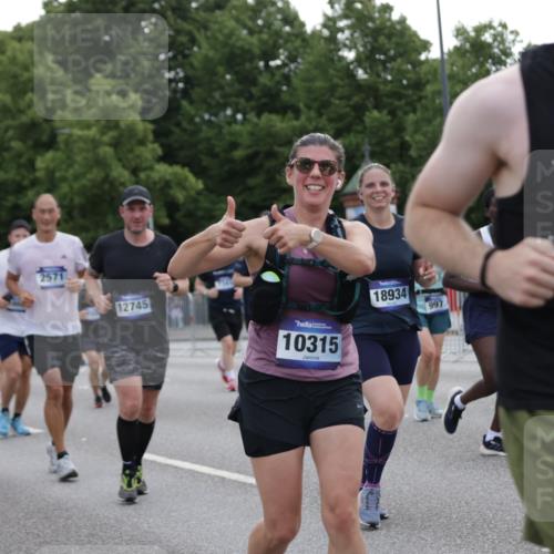 29.06.2025 - hella hamburg halbmarathon Jannik Wohlers http://msf.ph/oto/8315258 29.06.2025 10:38:47 Lombardsbrücke 1760, 1856, 1883, 2092, 2571, 2574, 2843, 2893, 2998, 3275, 3727, 3745, 4410, 4523, 4659, 4882, 6062, 6112, 6611, 7341, 7506, 7524, 7589, 7815, 8243, 8457, 9393, 9420, 9446, 9974, 9977, 10001, 10072, 10315, 10516, 10696, 11129, 11201, 11313, 11533, 12090, 12092, 12391, 12410, 12745, 13060, 13922, 14856, 14871, 14956, 15112, 15262, 15765, 16335, 16382, 16841, 16866, 16869, 16883, 16884, 17313, 17368, 17536 meine-sportfotos.de