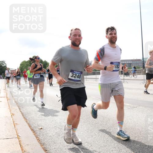 29.06.2025 - hella hamburg halbmarathon Lena Gebhardt http://msf.ph/oto/8315261 29.06.2025 10:12:32 Lombardsbrücke 1610, 3248, 182, 1062, 1249, 1610, 1785, 1790, 1850, 1851, 1939, 2531, 2661, 2891, 2963, 2964, 3182, 3248, 3262, 3746, 4453, 4499, 4554, 5150, 5166, 5176, 5597, 5598, 6822, 6871, 6966, 7014, 7474, 7907, 8917, 8971, 9253, 9254, 9405, 9705, 10581, 10685, 11025, 11509, 11525, 11581, 12456, 13566, 13816, 14060, 14196, 14313, 14540, 14863, 14868, 14869, 15012, 15137, 15369, 16379, 16473, 16826, 16911, 17061, 17994, 18178, 18429, 18493, 18655 meine-sportfotos.de