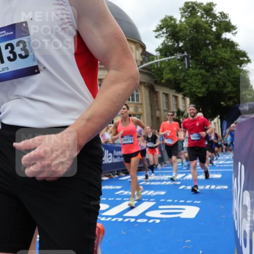 29.06.2025 - hella hamburg halbmarathon Strokosch-Dieckow http://msf.ph/oto/8315292 29.06.2025 10:57:46 Ziel 1715, 1719, 1972, 2034, 2806, 2883, 5391, 7138, 7269, 7833, 9820, 10133, 10599, 10703, 12440, 12523, 12774, 13376, 13523, 14737, 15217, 16418, 16517, 17201, 17455, 17543, 18388, 18492, 18508, 18727, 18985 meine-sportfotos.de