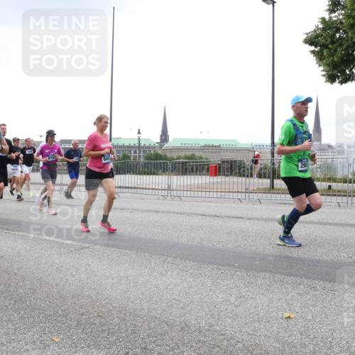 29.06.2025 - hella hamburg halbmarathon Lena Gebhardt http://msf.ph/oto/8315335 29.06.2025 10:47:08 Lombardsbrücke 2211, 9691, 9743, 298, 1073, 1185, 1286, 1363, 1371, 1375, 1463, 1523, 1593, 1607, 1704, 1720, 1961, 1999, 2162, 2211, 2320, 2327, 2537, 2555, 2556, 2665, 2981, 3277, 3406, 3407, 3734, 3823, 4184, 4202, 4239, 4296, 4325, 4342, 4483, 4806, 4895, 5111, 5114, 5700, 5796, 5895, 5953, 6255, 6256, 6485, 6496, 6740, 6879, 6995, 7073, 7412, 7430, 7431, 7630, 7631, 7827, 8105, 8131, 8486, 8553, 8684, 8706, 8915, 8953, 8967, 9018, 16987 meine-sportfotos.de