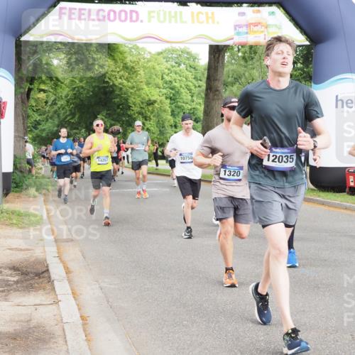 29.06.2025 - hella hamburg halbmarathon MichiJ http://msf.ph/oto/8315342 29.06.2025 10:36:32 Zwischen KM18-KM19 1320, 1537, 2516, 3976, 3985, 4183, 4185, 4933, 5024, 5460, 5705, 8302, 9126, 9638, 9649, 9965, 10053, 10750, 11467, 12035, 12840, 15519, 15917, 16000, 17127, 18350, 18598 meine-sportfotos.de