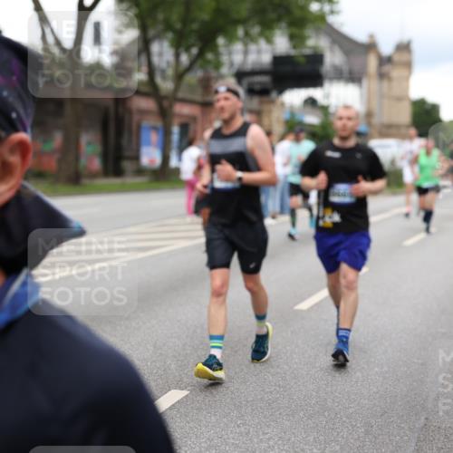 29.06.2025 - hella hamburg halbmarathon Yannick Fuchs http://msf.ph/oto/8315366 29.06.2025 10:50:45 20KM 1485, 1583, 1955, 2034, 2676, 2741, 3413, 3435, 3836, 4167, 4940, 5033, 5418, 5492, 6399, 6416, 6835, 7716, 8393, 8542, 8652, 8669, 8825, 9488, 9727, 9820, 9907, 9934, 10133, 10212, 11083, 11212, 11590, 11612, 12014, 12348, 12440, 12523, 12590, 12712, 13394, 13666, 13750, 13863, 14139, 14369, 14408, 14678, 15097, 15145, 15431, 15695, 15712, 15726, 16113, 16257, 16261, 16470, 16634, 17160, 17617, 17779, 18208, 18652, 18719, 18899, 19091, 19184 meine-sportfotos.de