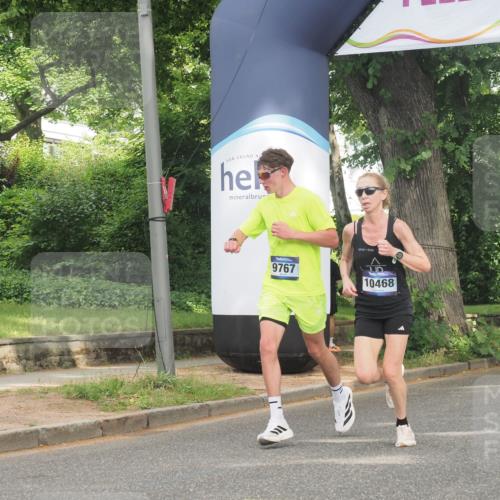29.06.2025 - hella hamburg halbmarathon KatJ http://msf.ph/oto/8315374 29.06.2025 10:15:45 Zwischen KM18-KM19 4338, 8376 meine-sportfotos.de