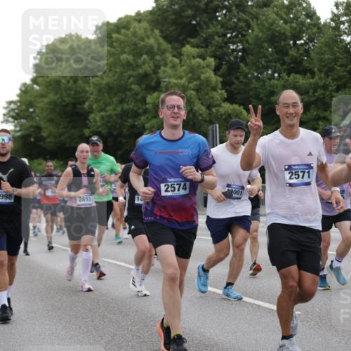 29.06.2025 - hella hamburg halbmarathon Jannik Wohlers http://msf.ph/oto/8315402 29.06.2025 10:38:48 Lombardsbrücke 1760, 1856, 1883, 2092, 2571, 2574, 2843, 2893, 2998, 3275, 3727, 3745, 4410, 4523, 4659, 4882, 6062, 6112, 6611, 7341, 7506, 7524, 7589, 7815, 8243, 8457, 9393, 9420, 9446, 9974, 9977, 10001, 10072, 10315, 10516, 10696, 11129, 11201, 11313, 11381, 11382, 11533, 11729, 12090, 12092, 12391, 12410, 12745, 13060, 13461, 13922, 14856, 14871, 14956, 15112, 15262, 15765, 16335, 16382, 16841, 16866, 16869, 16883, 16884, 17313, 17368, 17536 meine-sportfotos.de