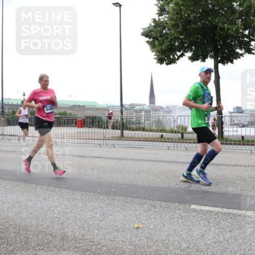29.06.2025 - hella hamburg halbmarathon Lena Gebhardt http://msf.ph/oto/8315474 29.06.2025 10:47:09 Lombardsbrücke 91, 10, 9743, 6485, 1073, 1185, 1286, 1363, 1463, 1523, 1593, 1607, 1704, 1720, 1961, 1999, 2148, 2162, 2211, 2320, 2327, 2537, 2555, 2556, 2665, 2981, 2994, 3277, 3406, 3407, 3823, 4184, 4202, 4239, 4296, 4325, 4342, 4483, 4806, 4895, 5111, 5114, 5700, 5796, 5895, 5953, 6255, 6256, 6485, 6496, 6740, 6879, 6995, 7073, 7412, 7430, 7431, 7630, 7631, 7827, 8105, 8131, 8486, 8553, 8684, 8706, 8915, 8953, 8967, 9018 meine-sportfotos.de