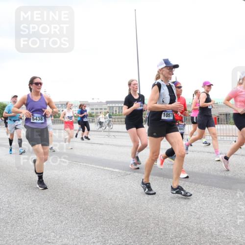 29.06.2025 - hella hamburg halbmarathon Lena Gebhardt http://msf.ph/oto/8315475 29.06.2025 10:56:48 Lombardsbrücke 14, 13108, 14711, 5438, 1057, 8047, 3675, 1047, 1113, 1207, 2143, 2307, 2871, 2887, 2915, 2932, 2991, 3348, 3387, 3418, 3438, 3470, 3485, 3516, 3517, 3520, 3614, 3675, 3676, 3953, 3987, 4094, 4118, 4241, 4568, 4569, 4773, 5237, 5438, 5589, 5693, 5911, 5944, 6284, 6348, 6349, 6690, 6981, 7090, 7307, 7381, 7416, 7417, 7711, 7964, 8039, 8108, 8150, 8197, 8546, 8606, 8766, 8939, 8943, 9172, 9210, 9298, 9299, 9383, 9910, 10555, 10569, 10571 meine-sportfotos.de