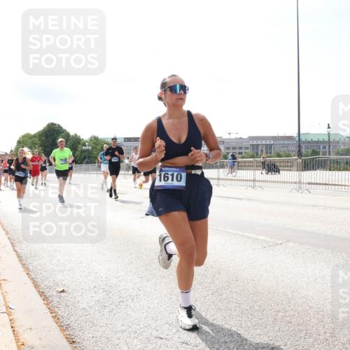 29.06.2025 - hella hamburg halbmarathon Lena Gebhardt http://msf.ph/oto/8315549 29.06.2025 10:12:33 Lombardsbrücke 16473, 1785, 1610, 1062, 1249, 1610, 1785, 1790, 1850, 1851, 1939, 2531, 2661, 2891, 2963, 2964, 3182, 3248, 3262, 3746, 4453, 4499, 4554, 5150, 5166, 5176, 5597, 5598, 6207, 6822, 6871, 6966, 7014, 7474, 7907, 8917, 8971, 9253, 9254, 9405, 9705, 10581, 10685, 11025, 11509, 11525, 12456, 13566, 13816, 14060, 14196, 14313, 14540, 14863, 14868, 14869, 15012, 15137, 15369, 16379, 16473, 16826, 16911, 17061, 17994, 18178, 18429, 18493 meine-sportfotos.de